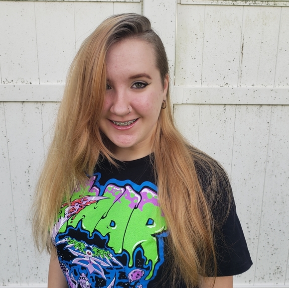 Meet your Posher, Anastasia - Picture 2 of 2